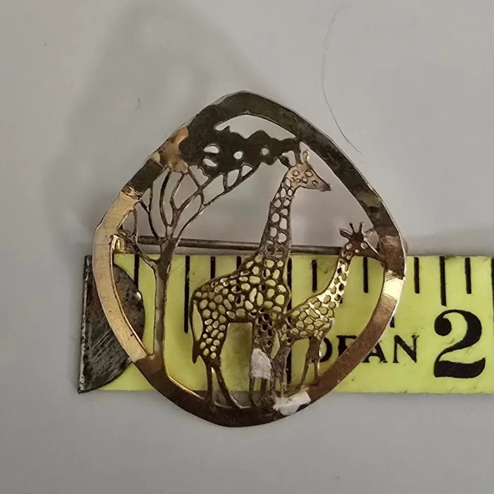 Wild Bryde Giraffe Family Safari Gold Tone Hammered Openwork Brooch Pin‎